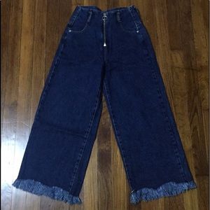 ZARA Cropped Wide Leg Jeans. Size 00